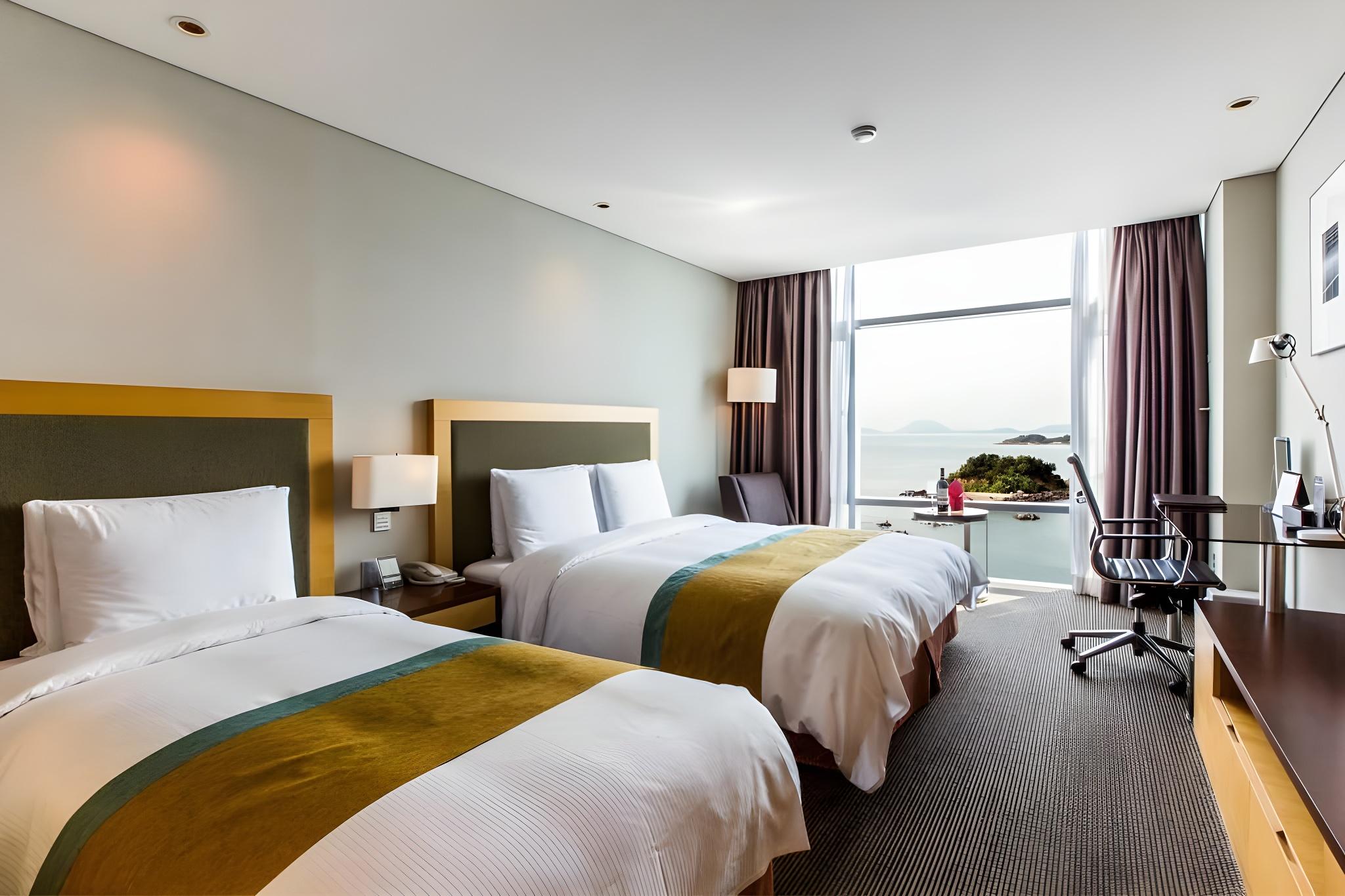 Fun, Deluxe, Family, Twin Beds, Ocean View