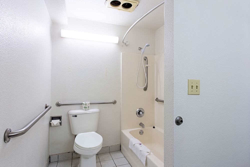 Motel6 Pendleton, OR - West 42/44