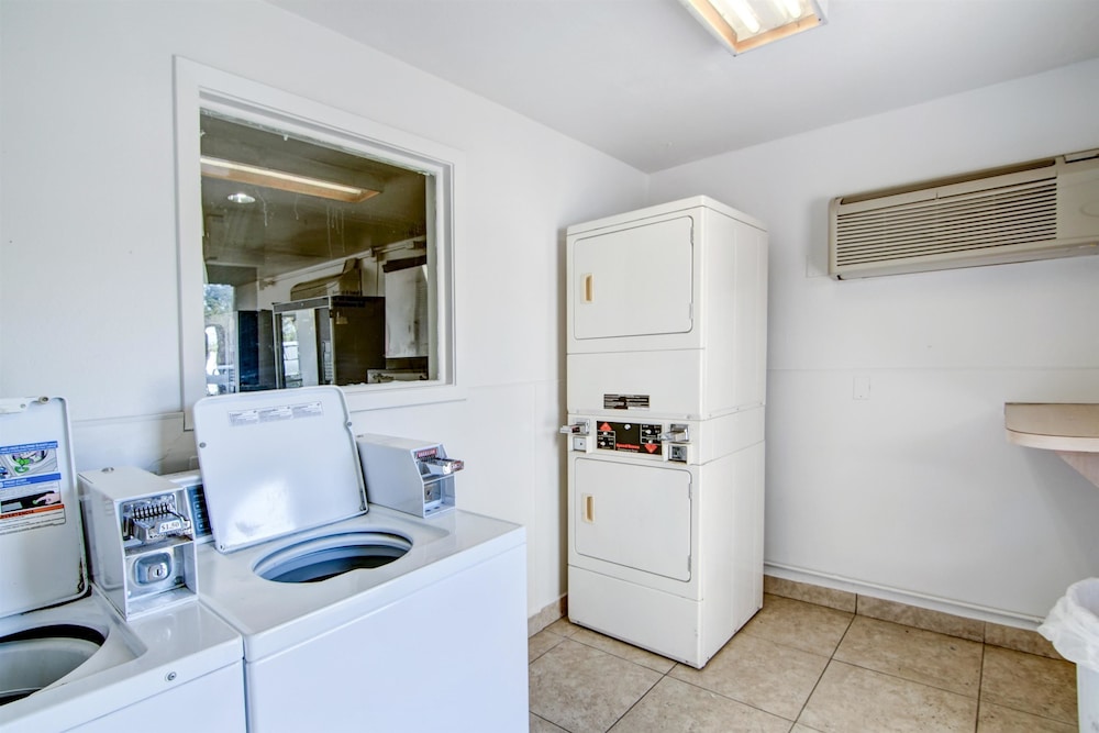 Studio6 Grand Prairie, TX 59/60