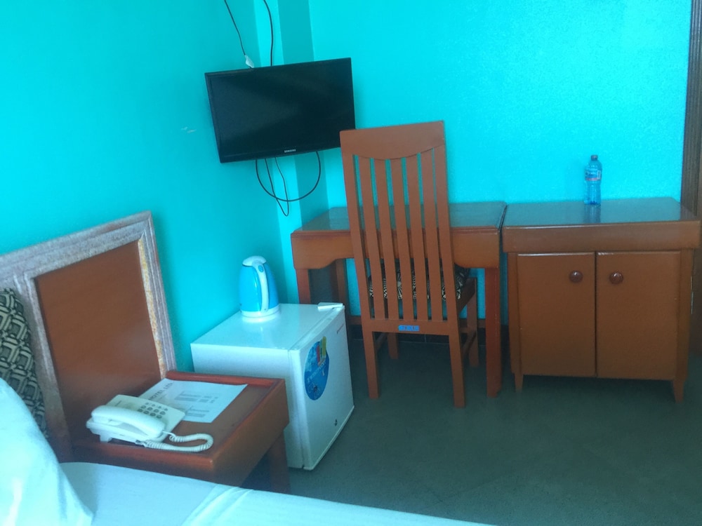 Bl Airport Hotel 37/45