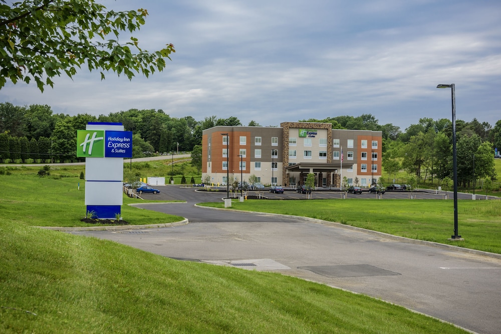 Holiday Inn Express Suites Jamestown 4/40