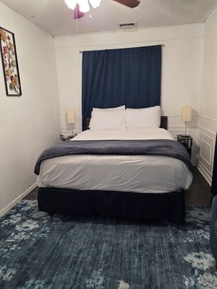Standard, Single, Queen Bed