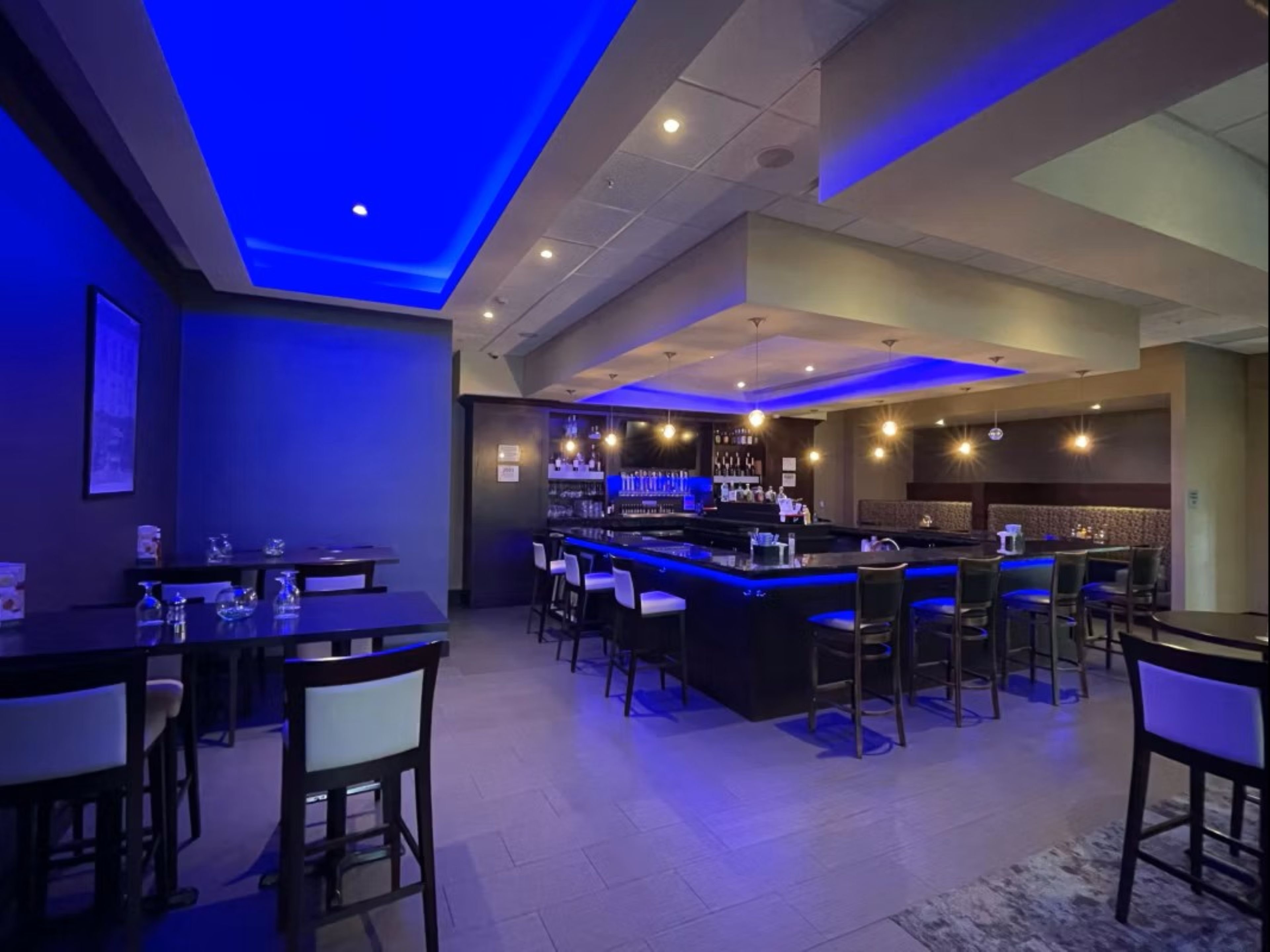 Holiday Inn Hotel Suites Farmington Hills Detroit Nw 32/50
