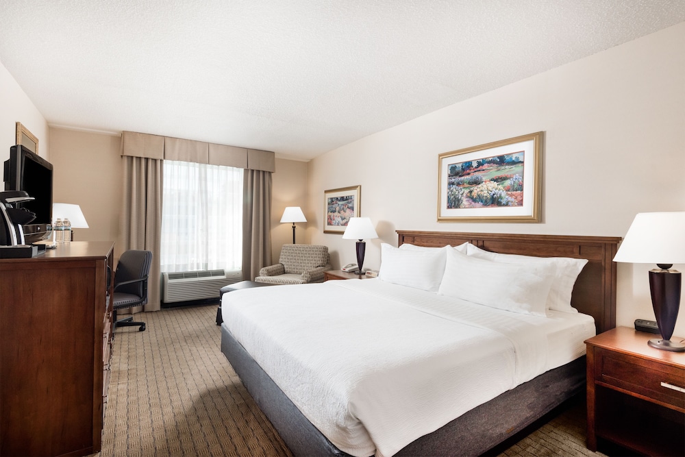 Holiday Inn Johnstown-Gloversville 25/66