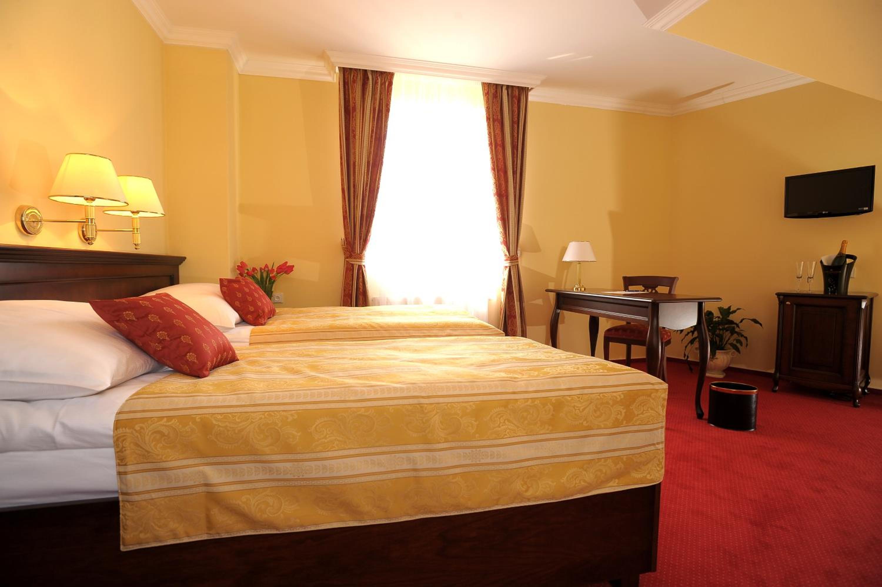Room, Double or Twin Bed, with Extra Bed