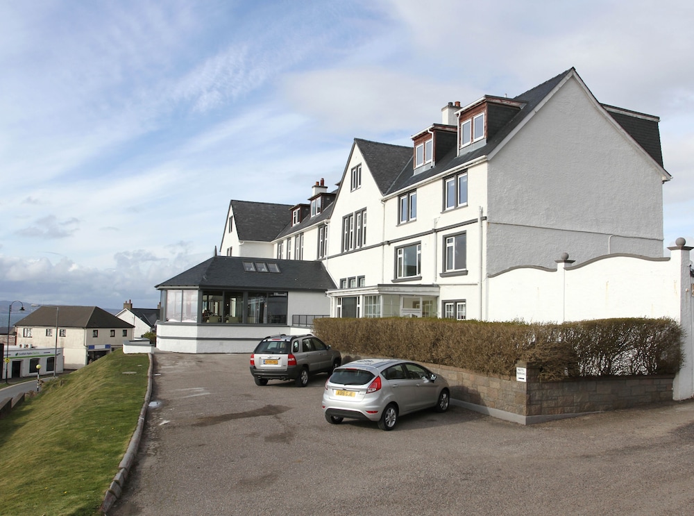West Highland Hotel 64/71