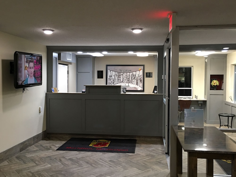 Super 8 by Wyndham Meridian 4/25