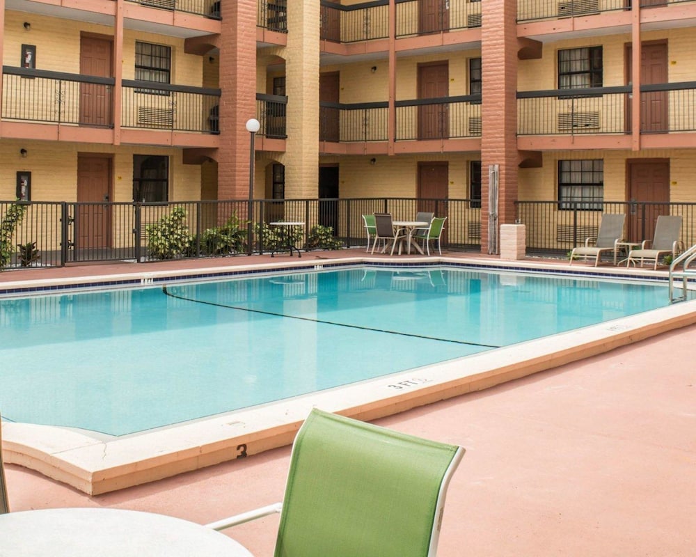 Rodeway Inn Near Ybor City - Casino 5/52