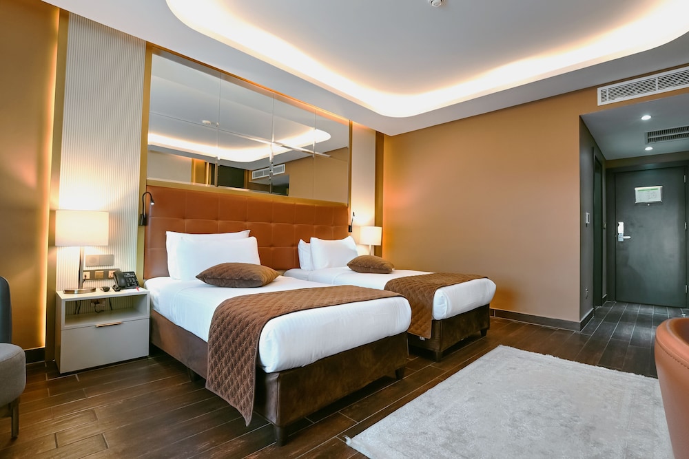 Petra Moon Luxury Hotel 12/30