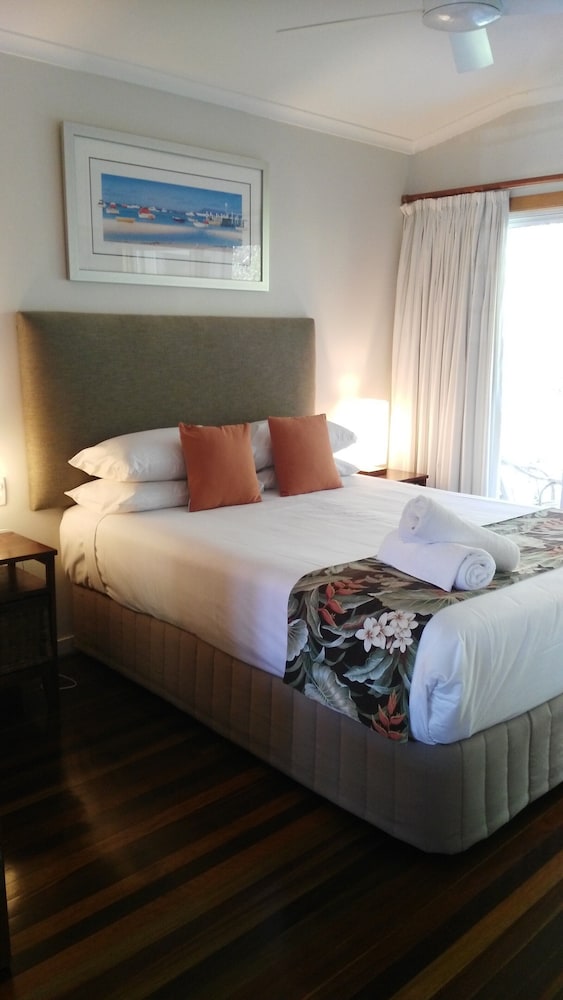 1 BEDROOM, SUPERIOR, APARTMENT