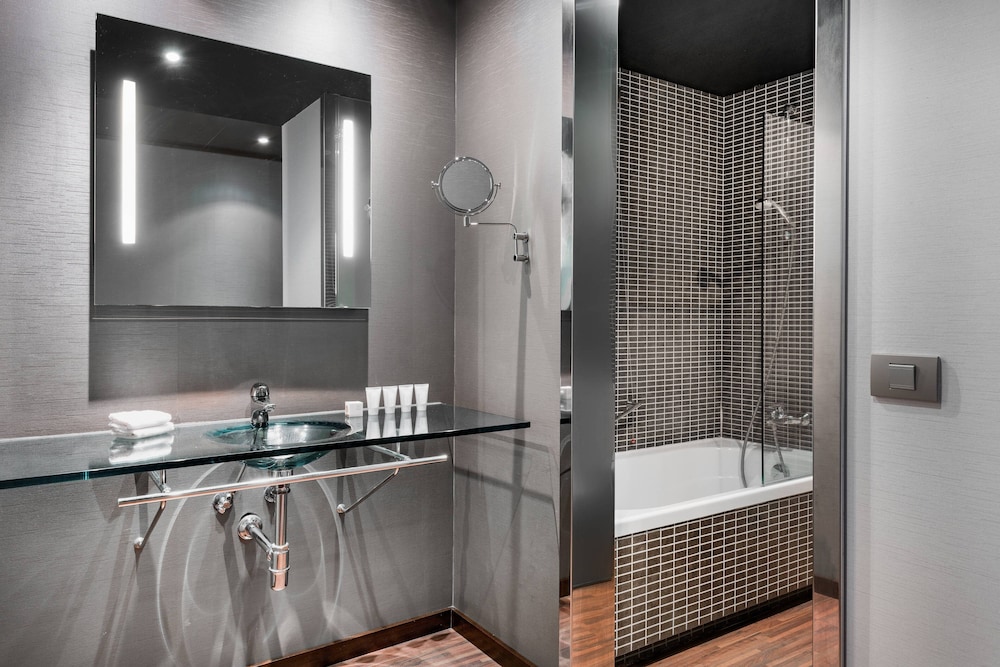 Ac Hotel Torino By Marriott 12/45