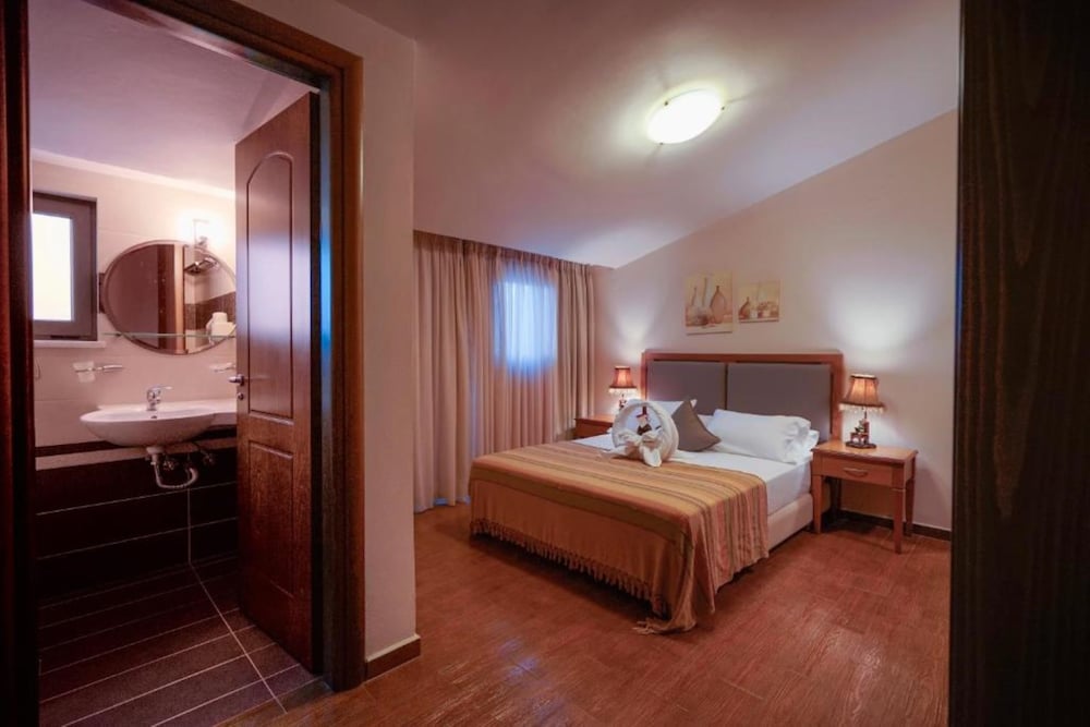 Flamingos Hotel 10/50