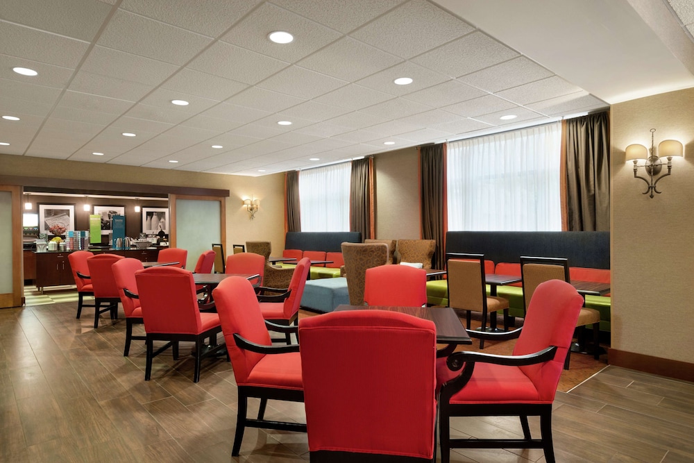 Hampton Inn Wichita Falls Sikes Senter Mall 24/36