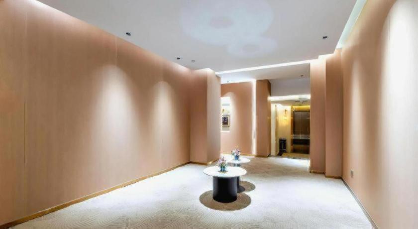 James Joyce Coffetel (Tianjin Railway Station) 30/54
