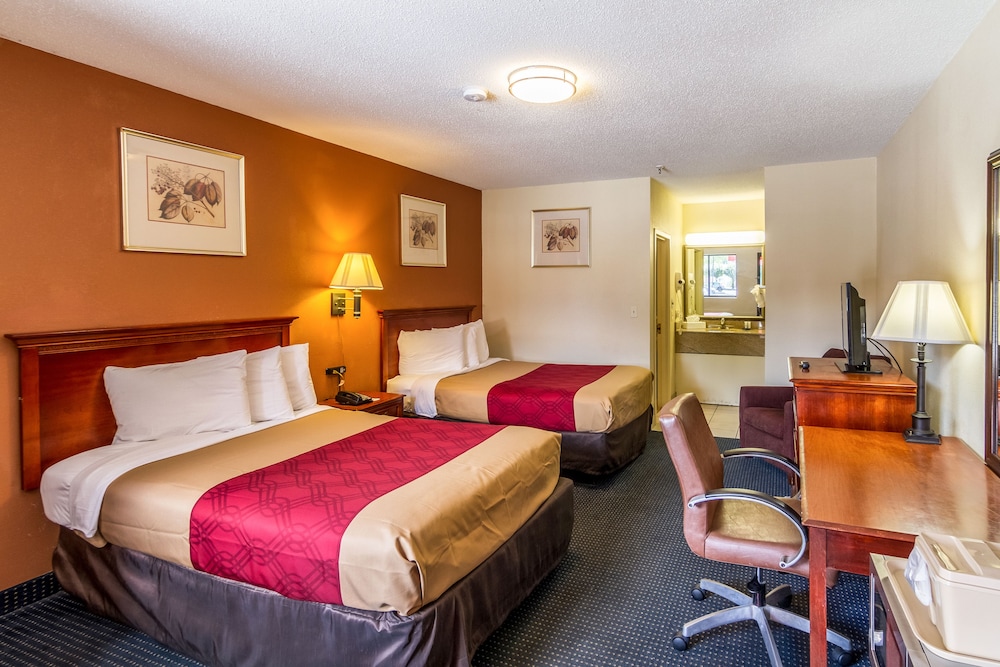 Red Carpet Inn Norwalk CT 8/45