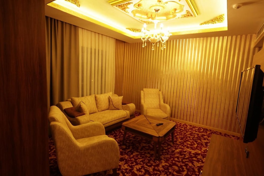 Can Deluxe Hotel 18/25