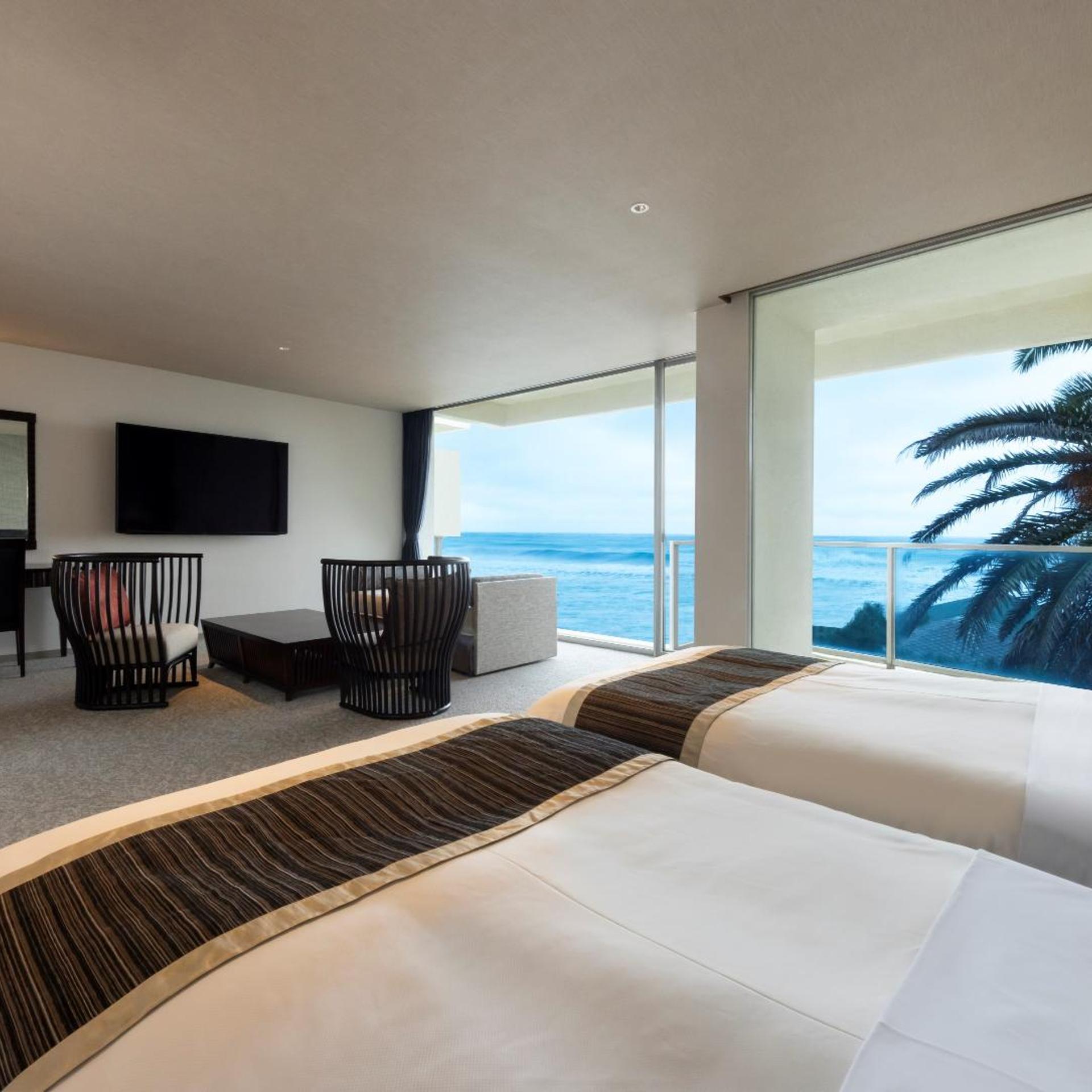 Suite, Sea View