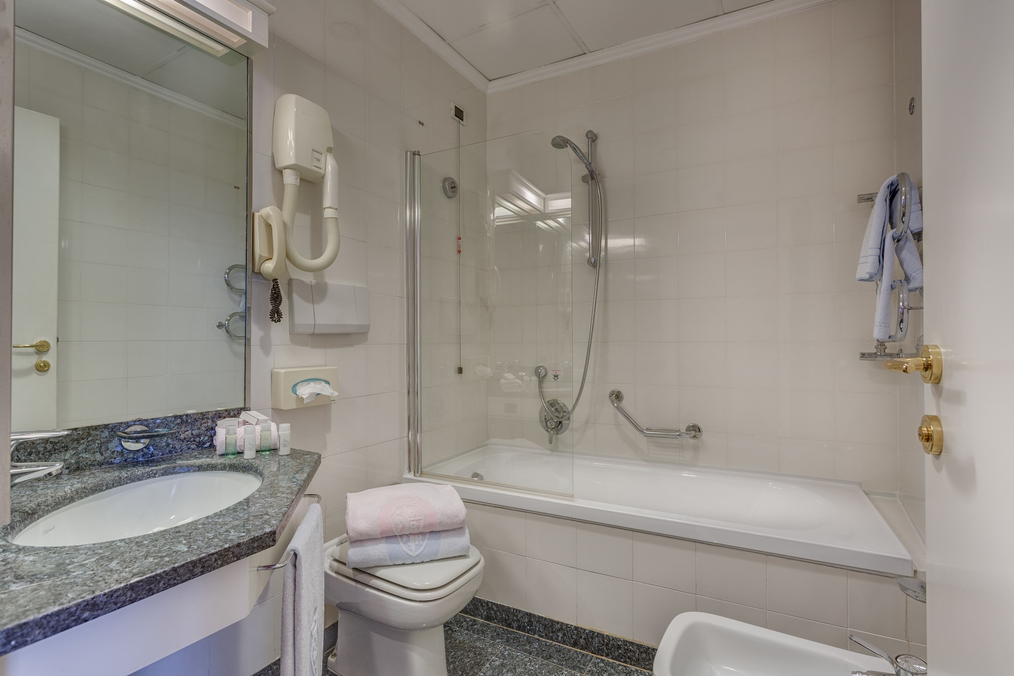 غرفة بريميوم بسرير كوين، Rivoli Boutique Hotel 10/10