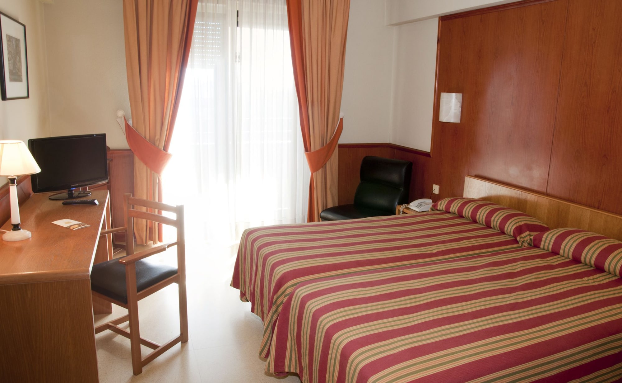 غرفة بسريرين منفصلين، Alhama Hotel 2/5
