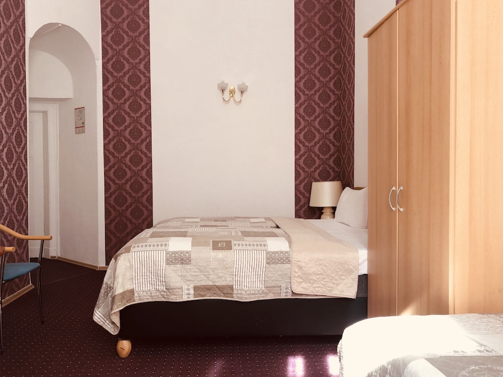Castell Hotel 29/49