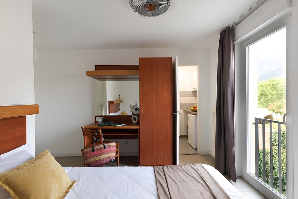 Hotel Hr 12/50