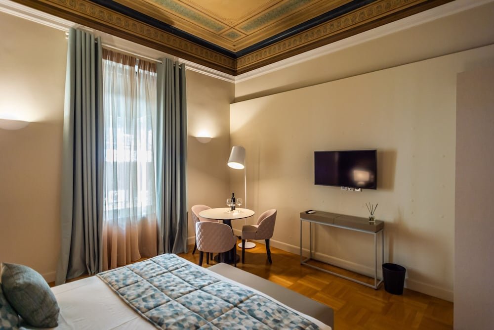 33 Solonos Suites 14/50