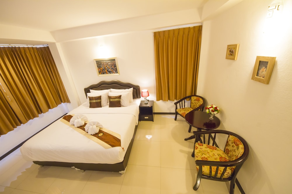 Th Beach Hotel 25/64