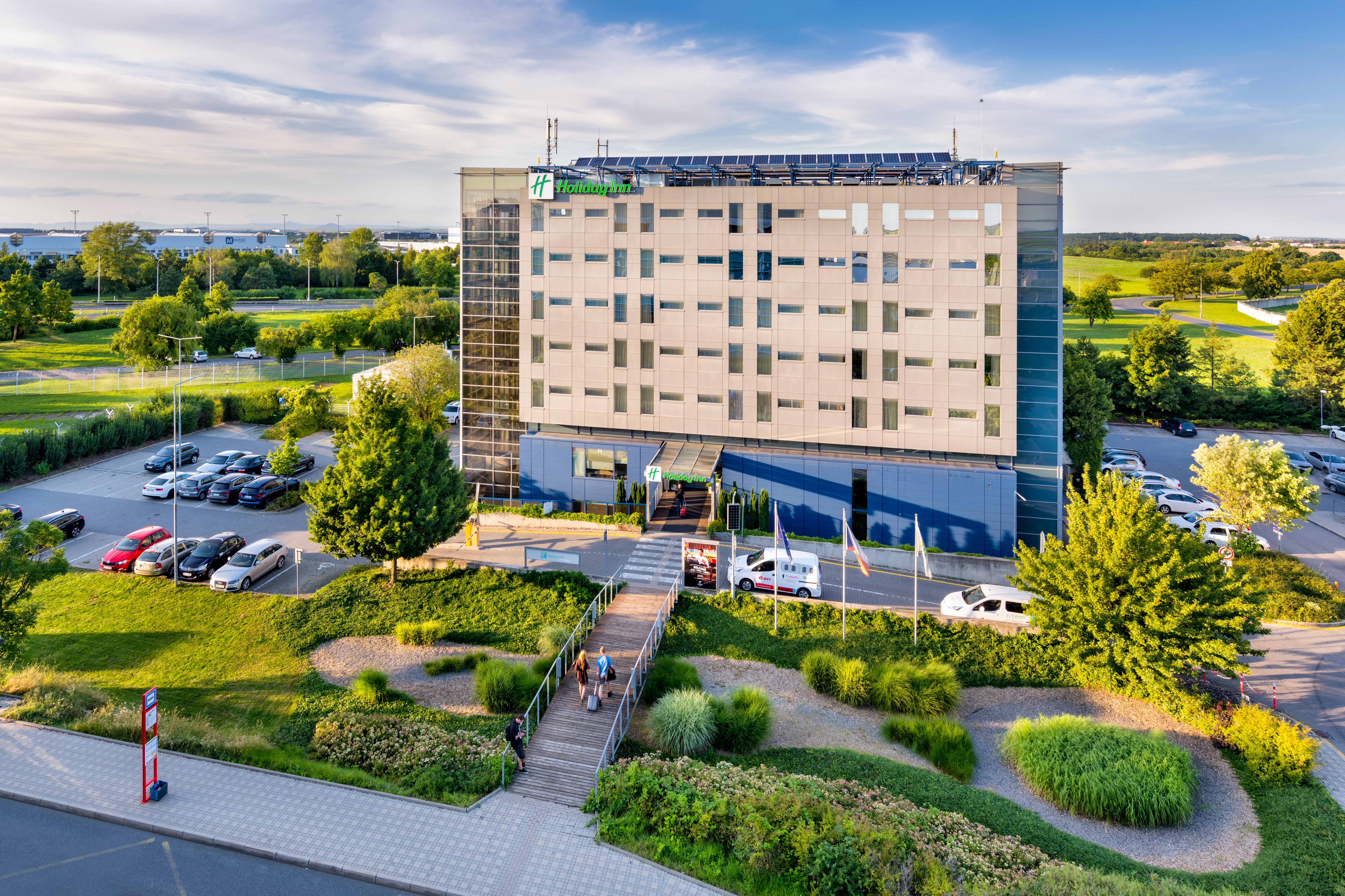 HOLIDAY INN PRAGUE AIRPORT 5/76