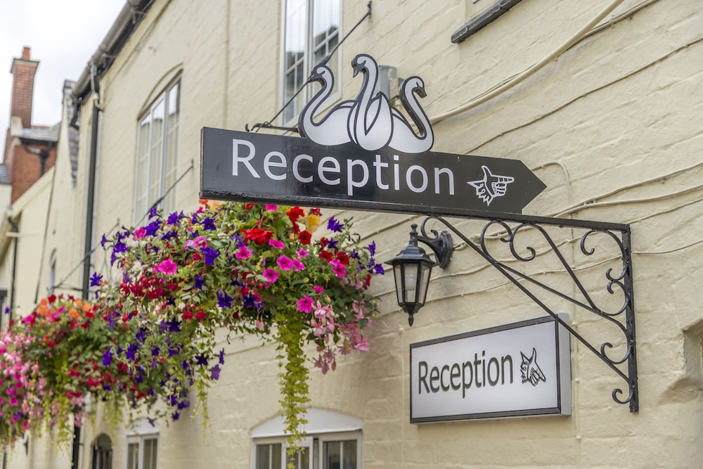 Best Western the Three Swans Hotel 2/69