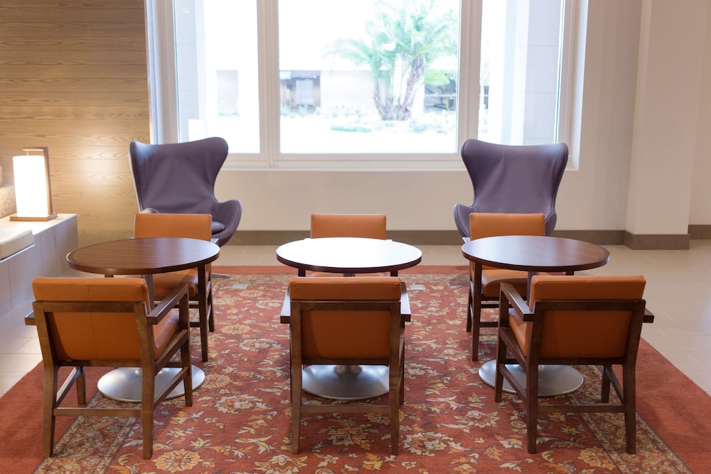 Hyatt House Charleston/Historic District 50/57