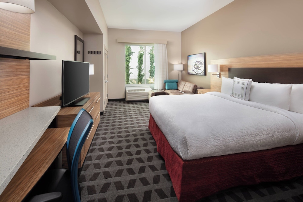 STUDIO, KING BED, ACCESSIBLE