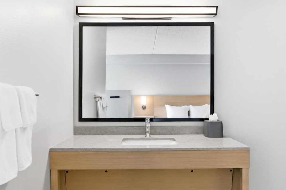 Hyatt Place College Station 73/74