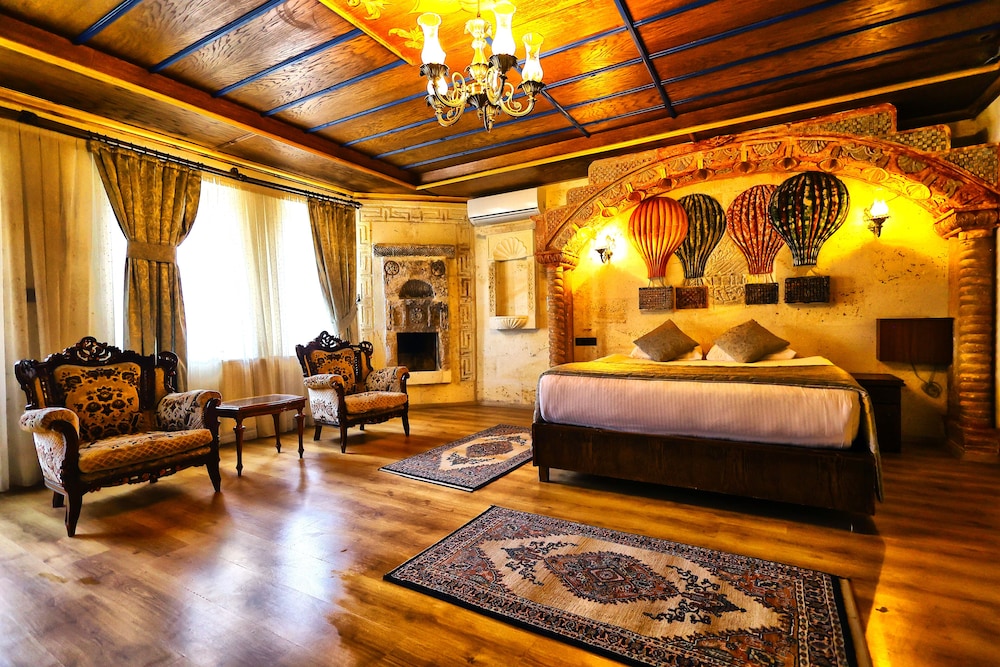 Empire Cave Hotel 30/50