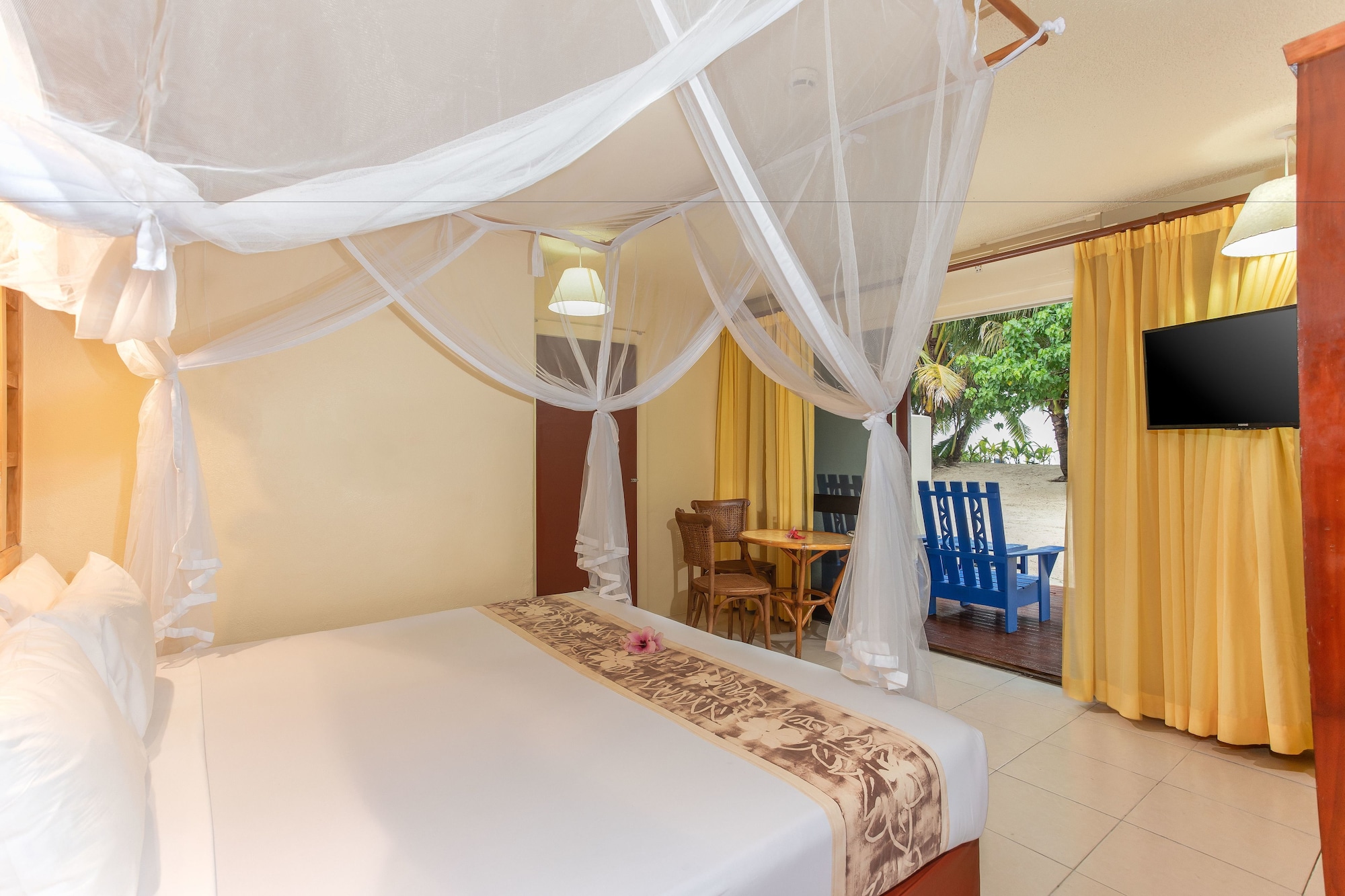 2 Bedrooms, Connecting, Family Suite, King and Twin Beds, Beach Front