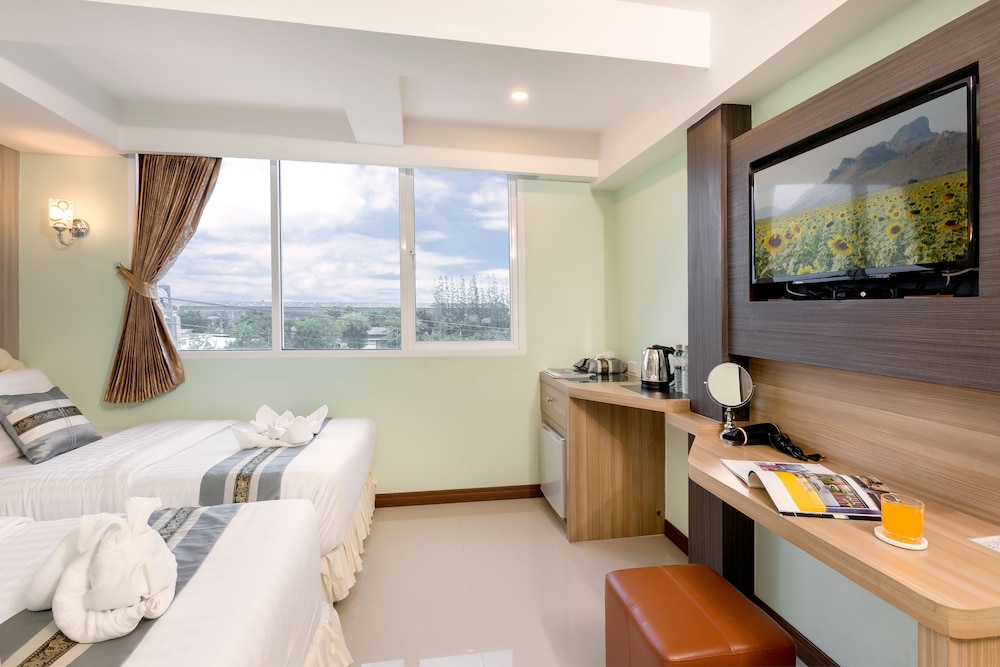 RoomQuest Suvarnabhumi Airport Rom Klao 28/55