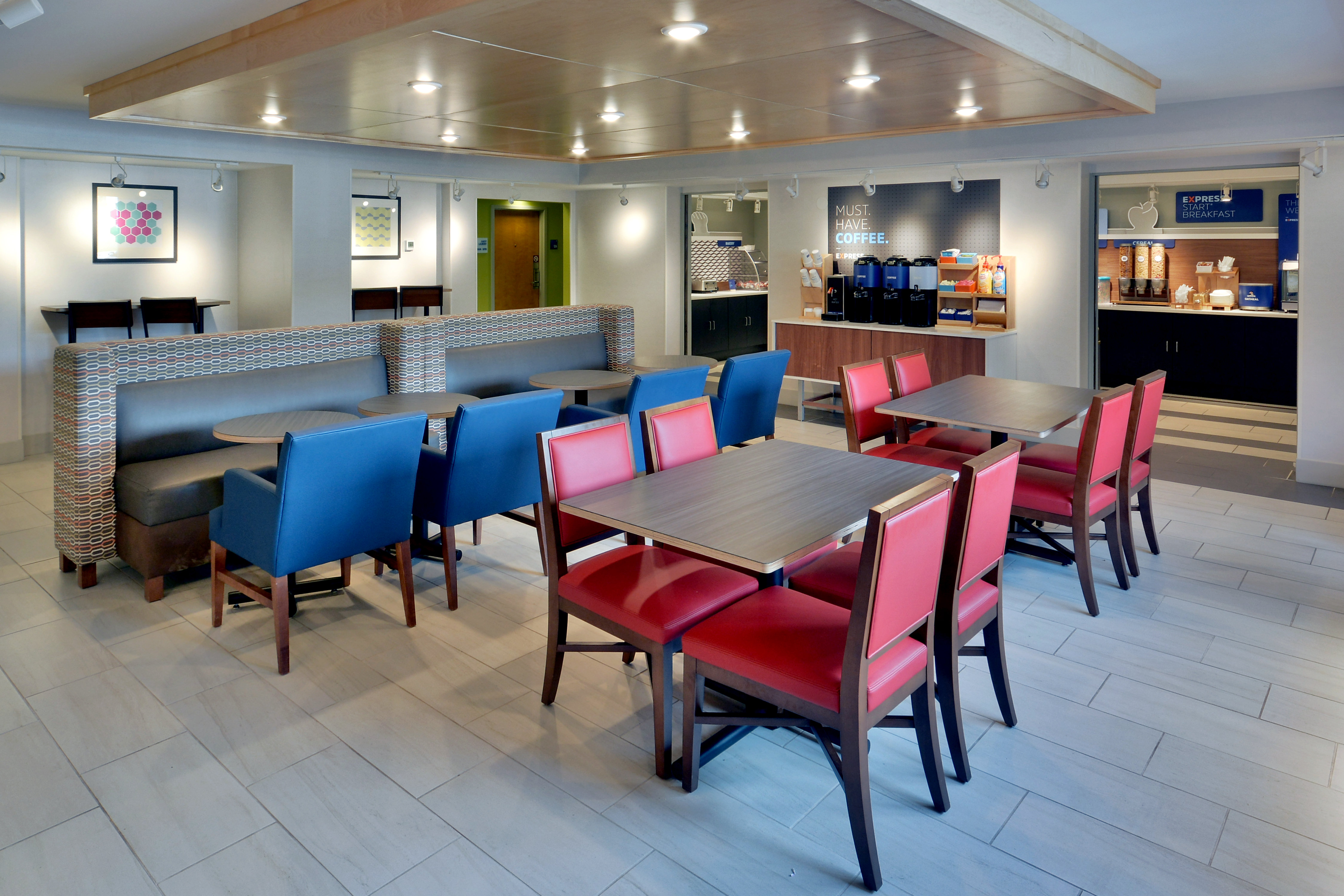 Holiday Inn Express Danville 24/34