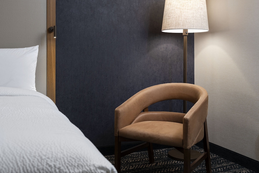 Fairfield Inn & Suites By Marriott Fresno River Park 30/54