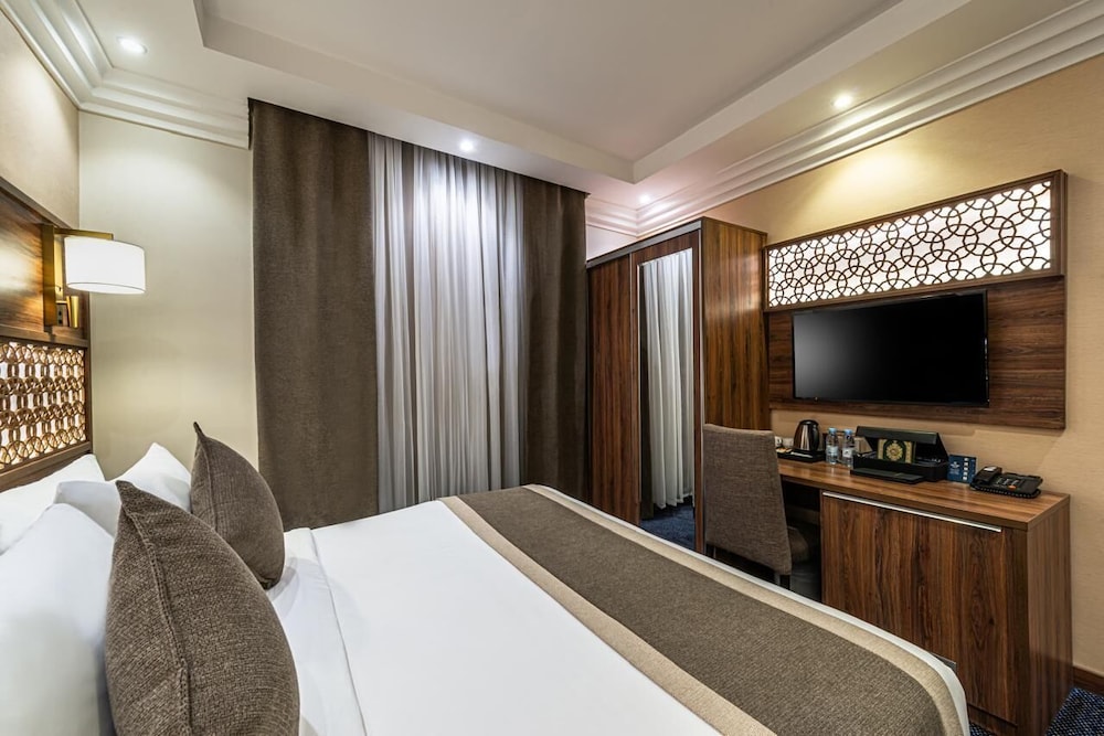 الذهبي جولدن توليب(Golden Tulip Al Zahabi) 17/50