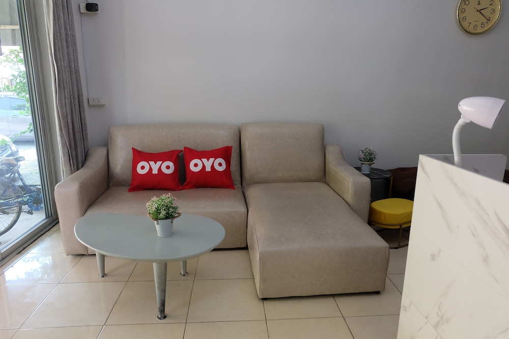 OYO 75429 101 Place Navanakorn 39/43