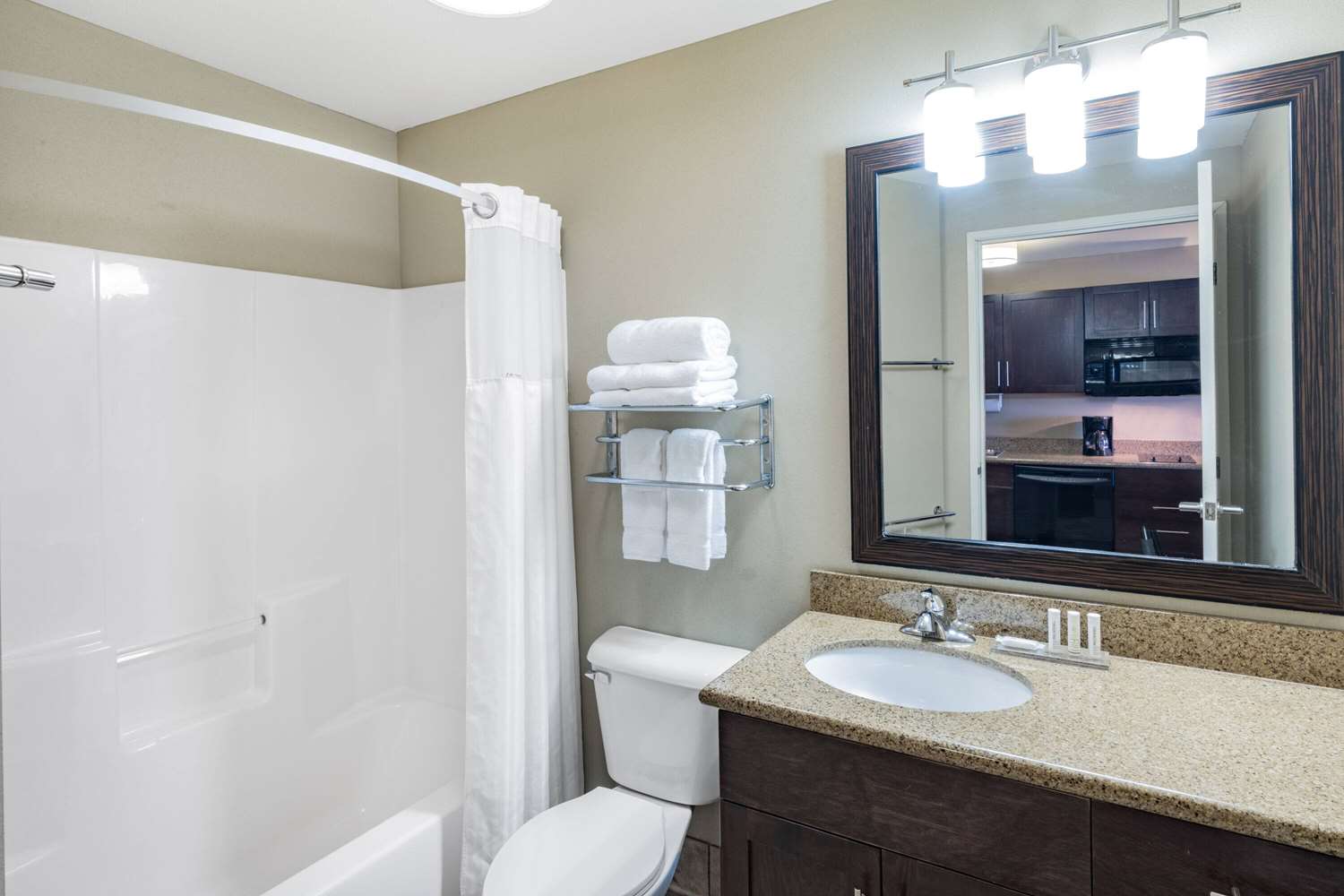 Hawthorn Suites By Wyndham Williston 20/23
