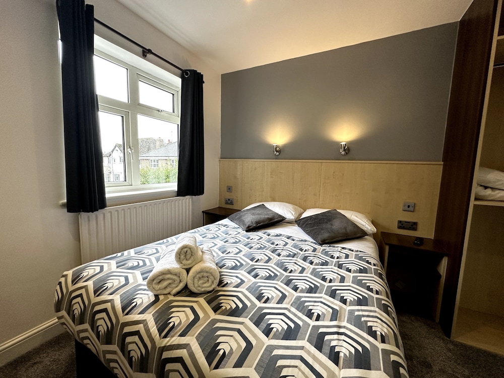 Gainsborough Lodge 10/37