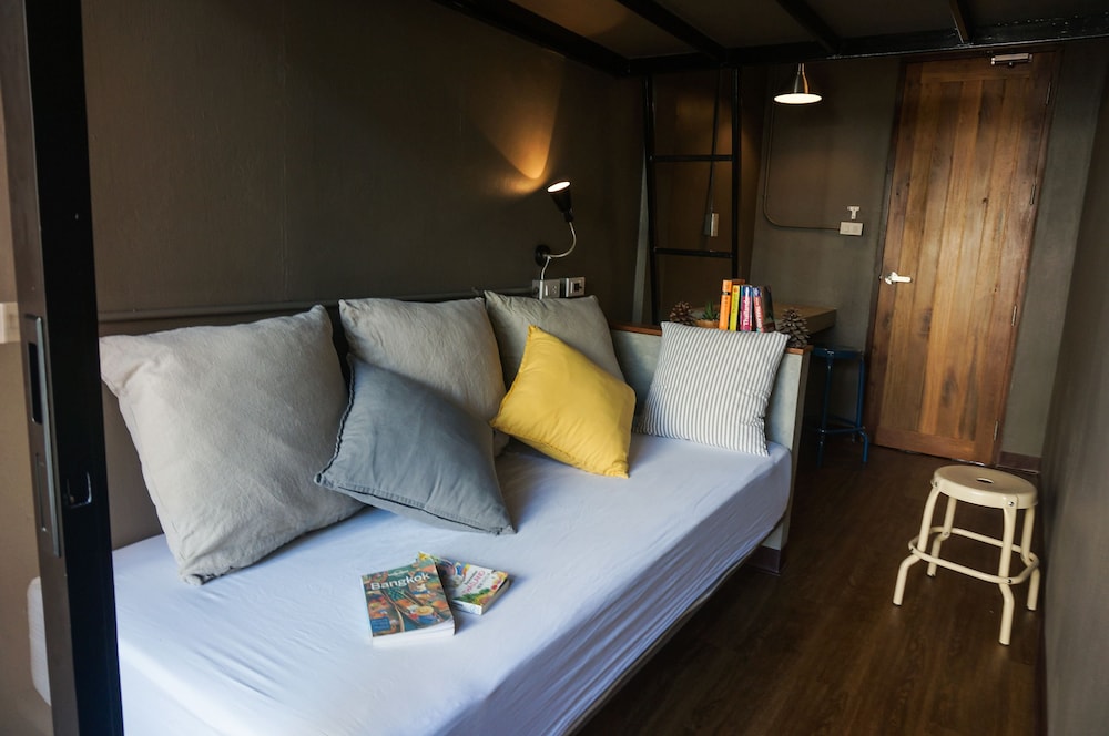 In A Box Hostel 50/65