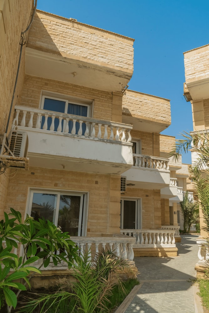 Dahab Hotel 4/50