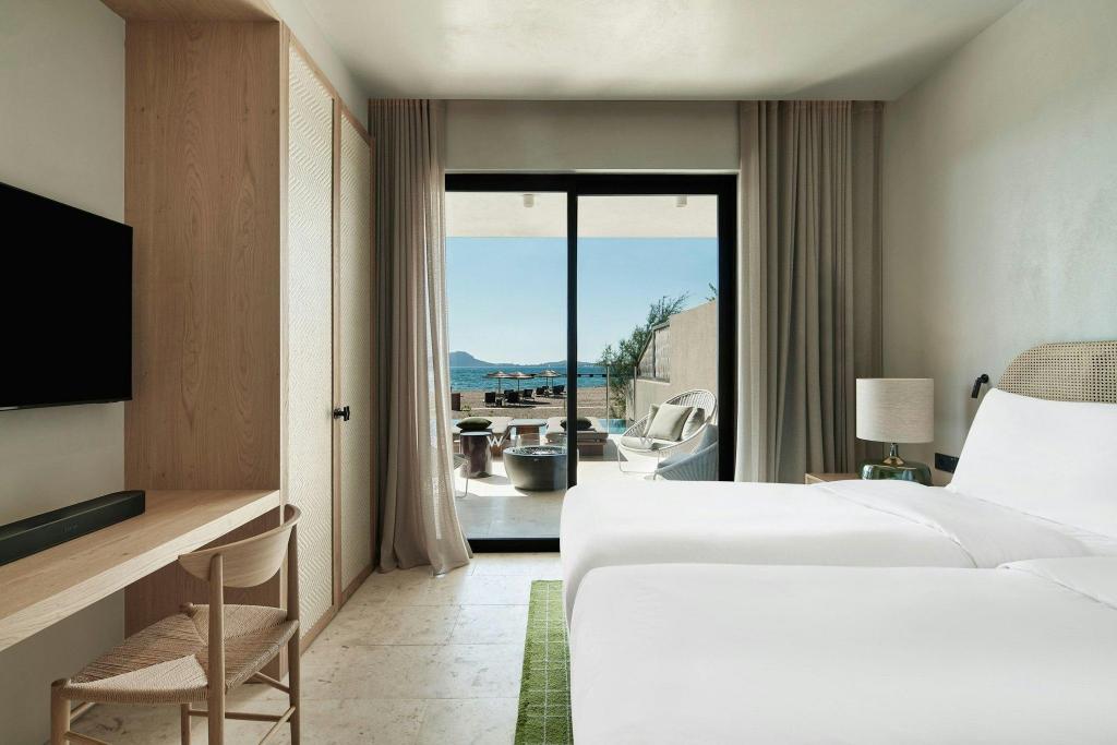 2 Bedrooms, Oasis, Infinity, Villa, King Bed, Single Bed, Beach Front, Sea View