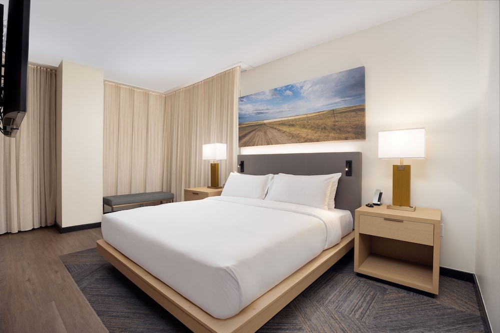 JUNIOR SUITE, DELUXE, KING BED