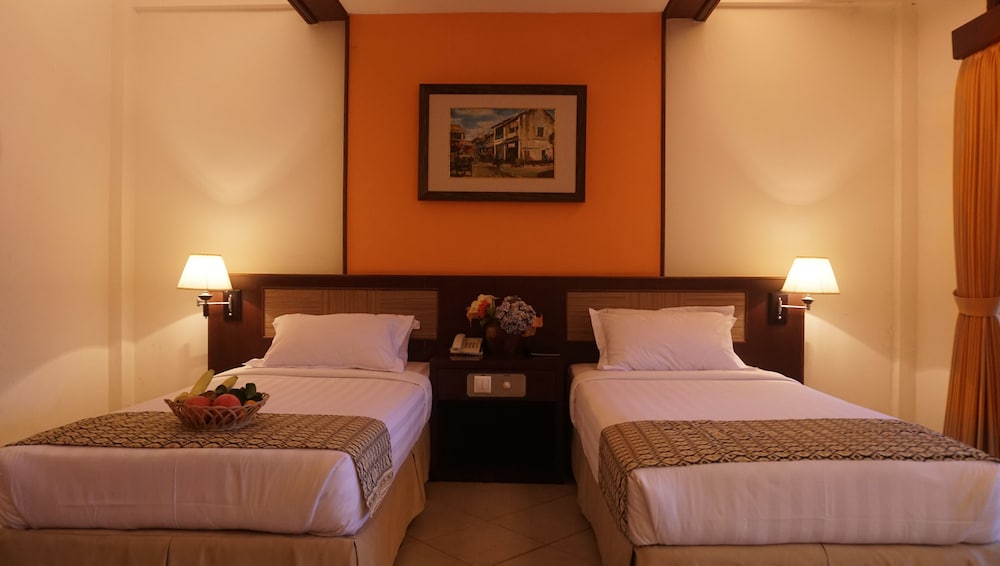 Pines Garden Resort 16/46