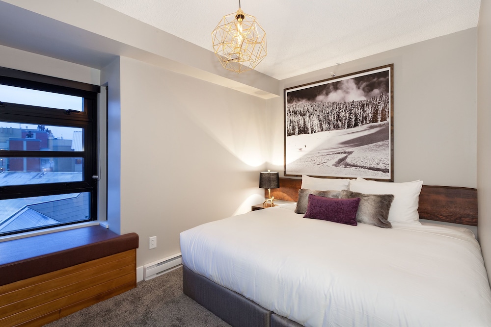 Carleton Lodge 12/50