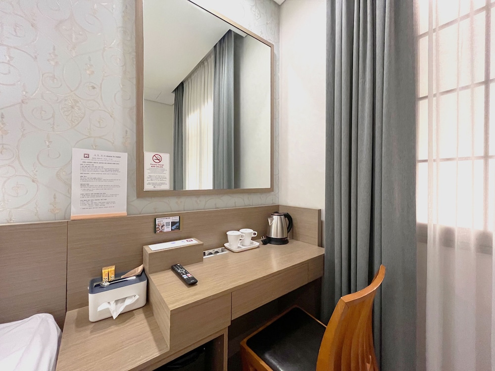 Business, Double Bed, No Window, Mohenic Hotel Seoul Myeongdong 10/10