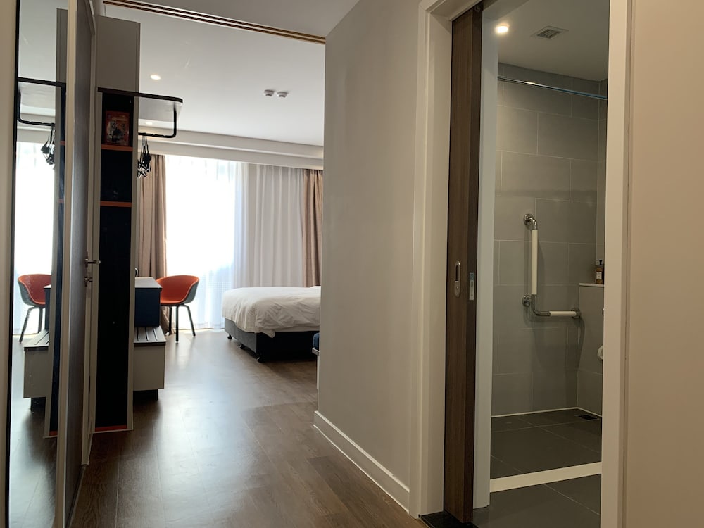 Holiday Inn Express Nanjing Happy Valley 15/40