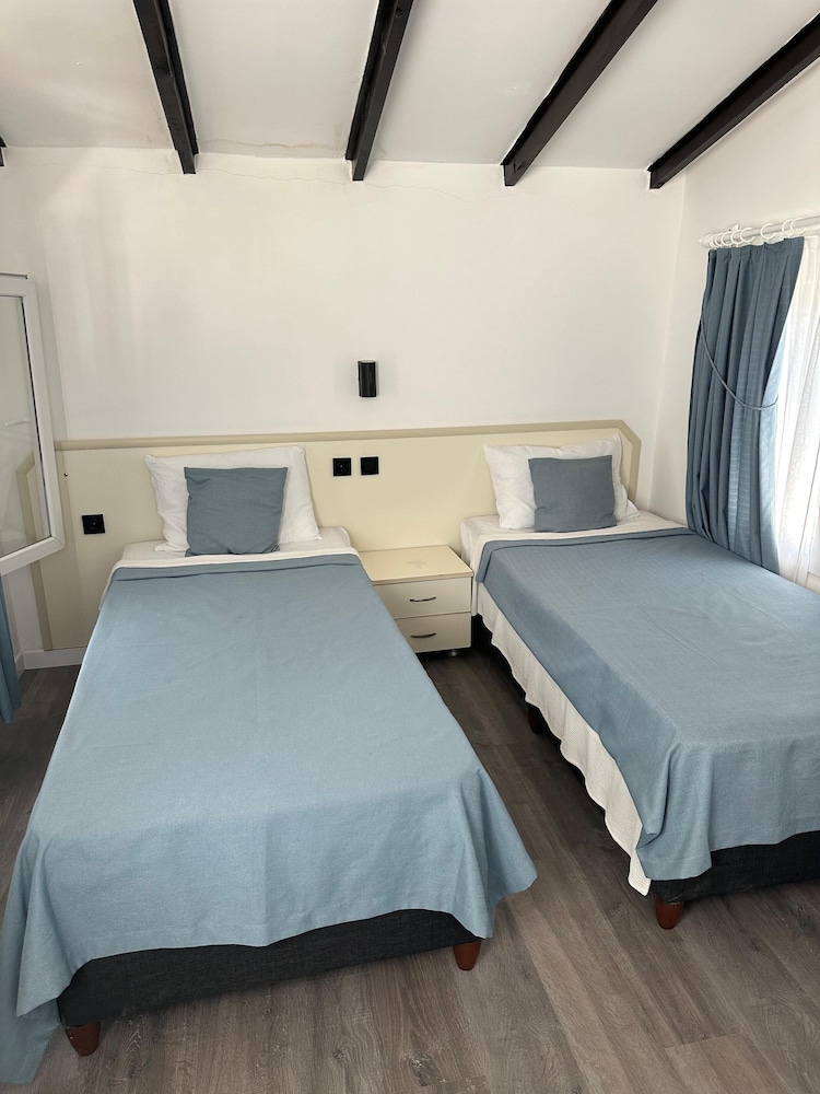 STANDARD, TWIN BEDS